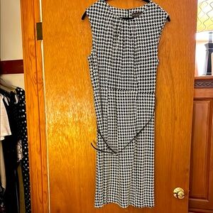 Dana Buchman Black and White Sheath Houndstooth Midi Dress